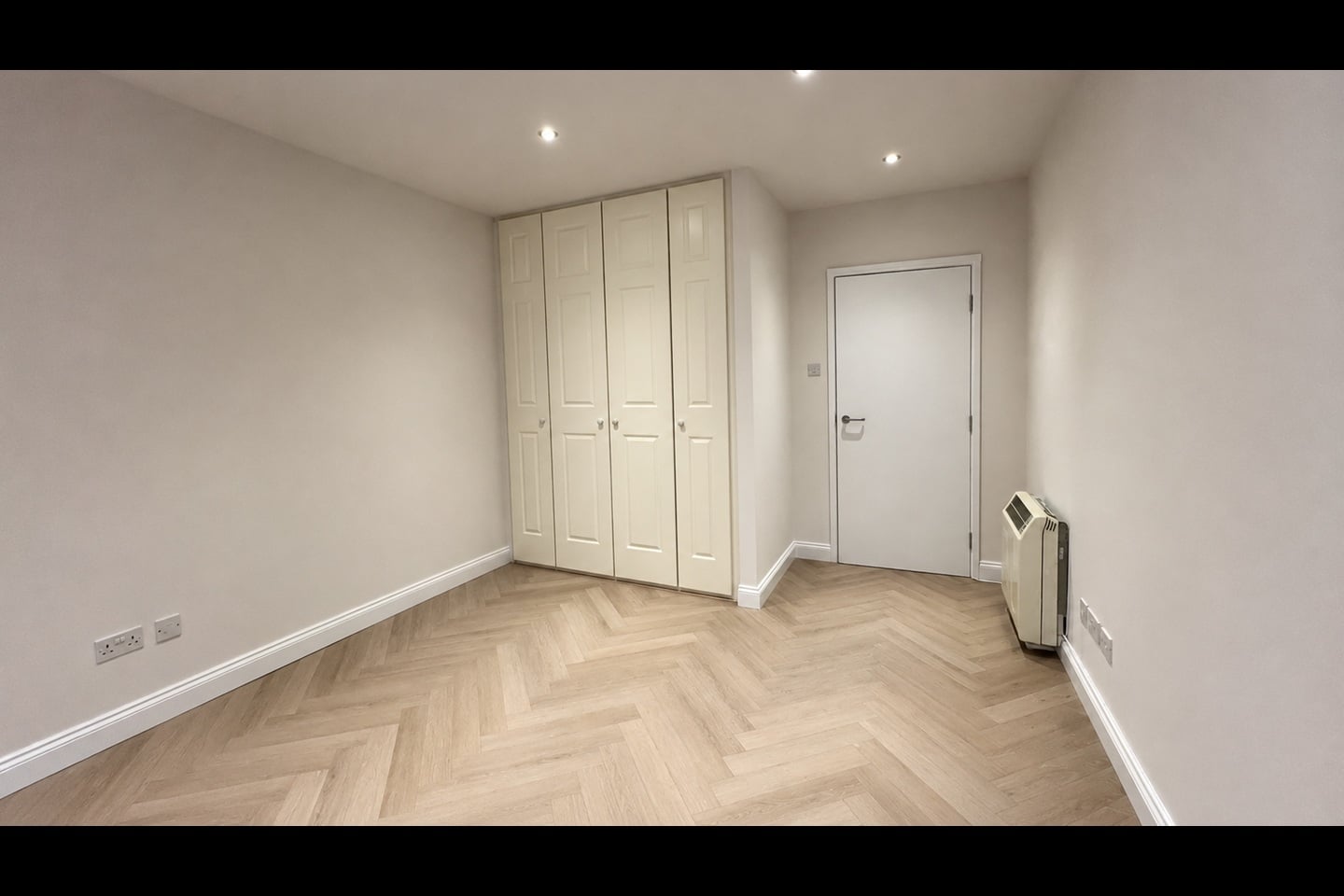 1 Bed Flat, Point West, SW7 photo 5
