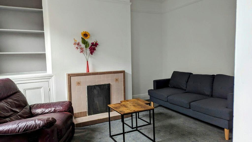2 Bed Terraced House, Pennington Grove, LS6