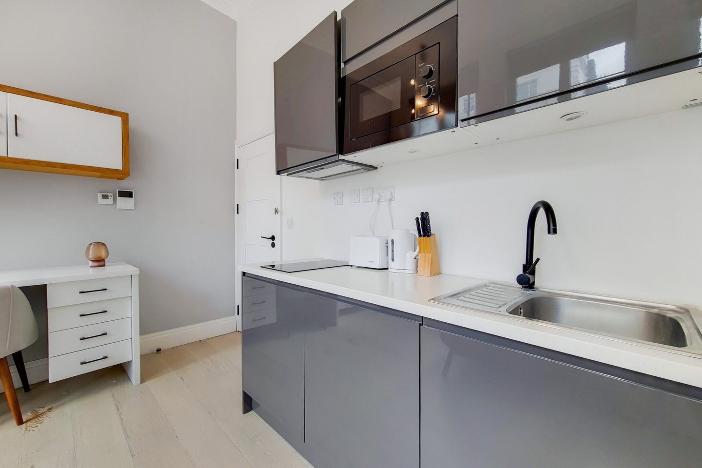 Studio Flat, Westbourne Terrace, W2 photo 4