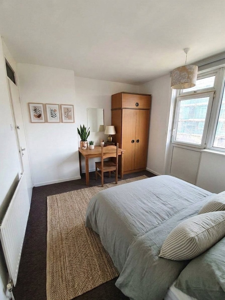 Room in a Shared Flat, Guildford Road, SW8 photo 2