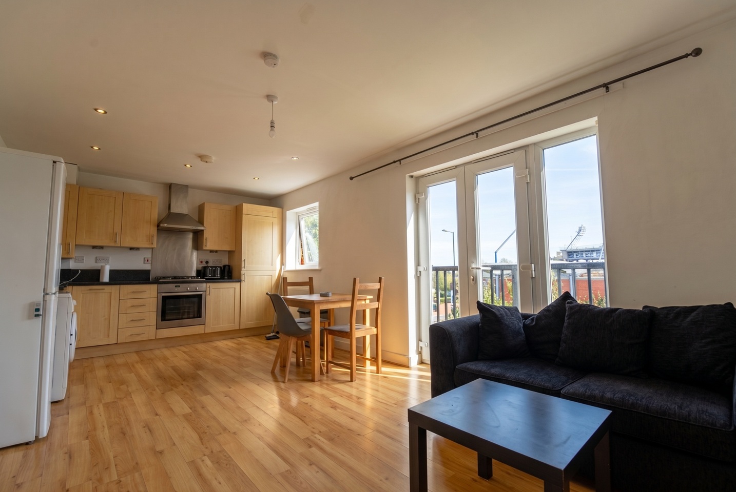 2 Bed Flat, Priory Court, B5