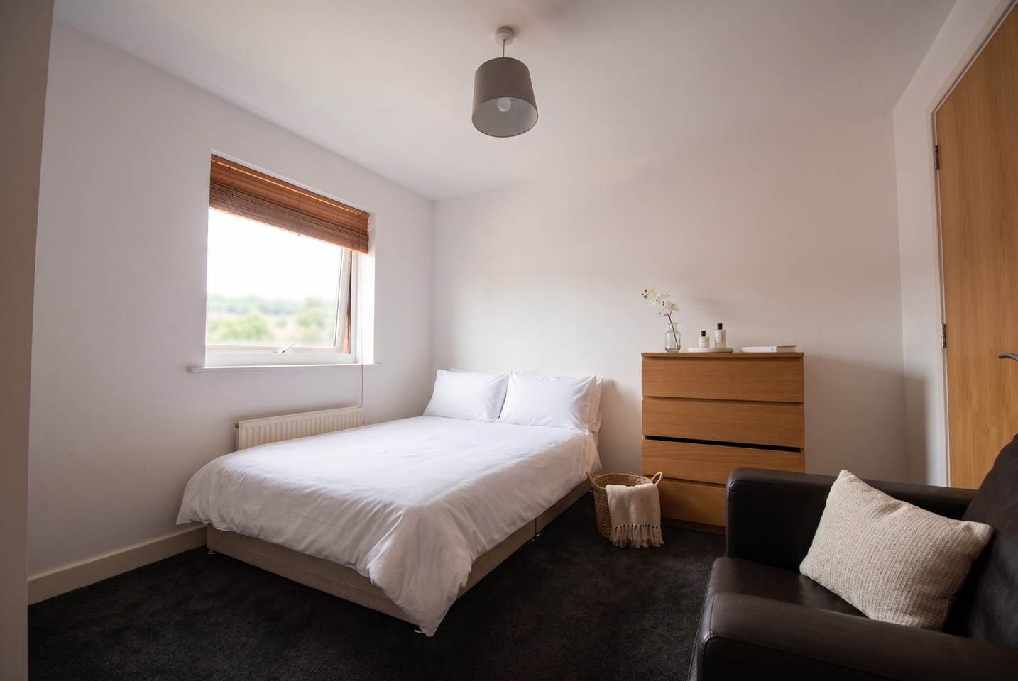 2 Bed Flat, Priory Court, B5 photo 3