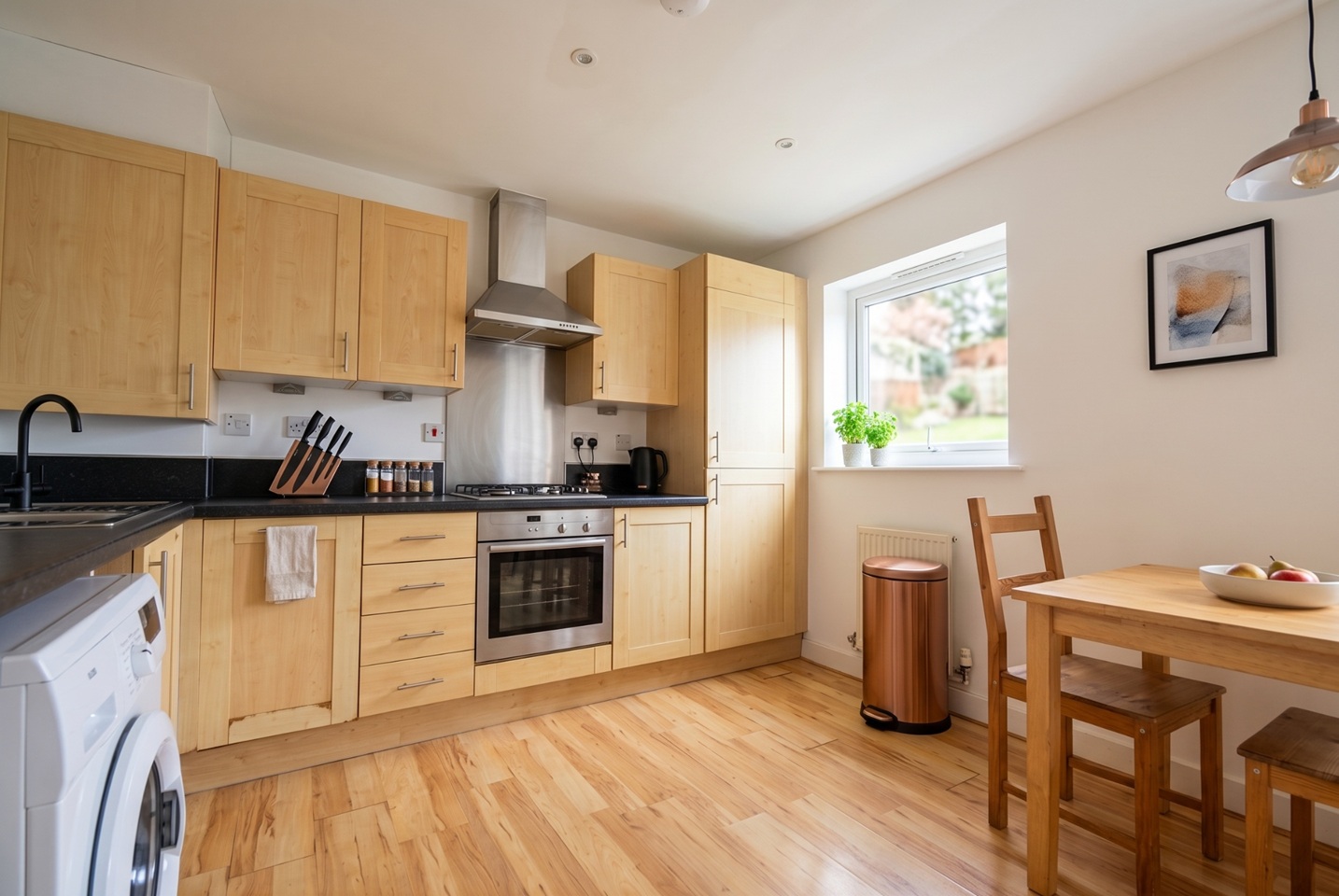 2 Bed Flat, Priory Court, B5 photo 2