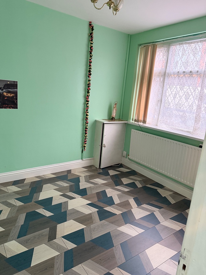 3 Bed Terraced House, Lancaster St, LE5 photo 2