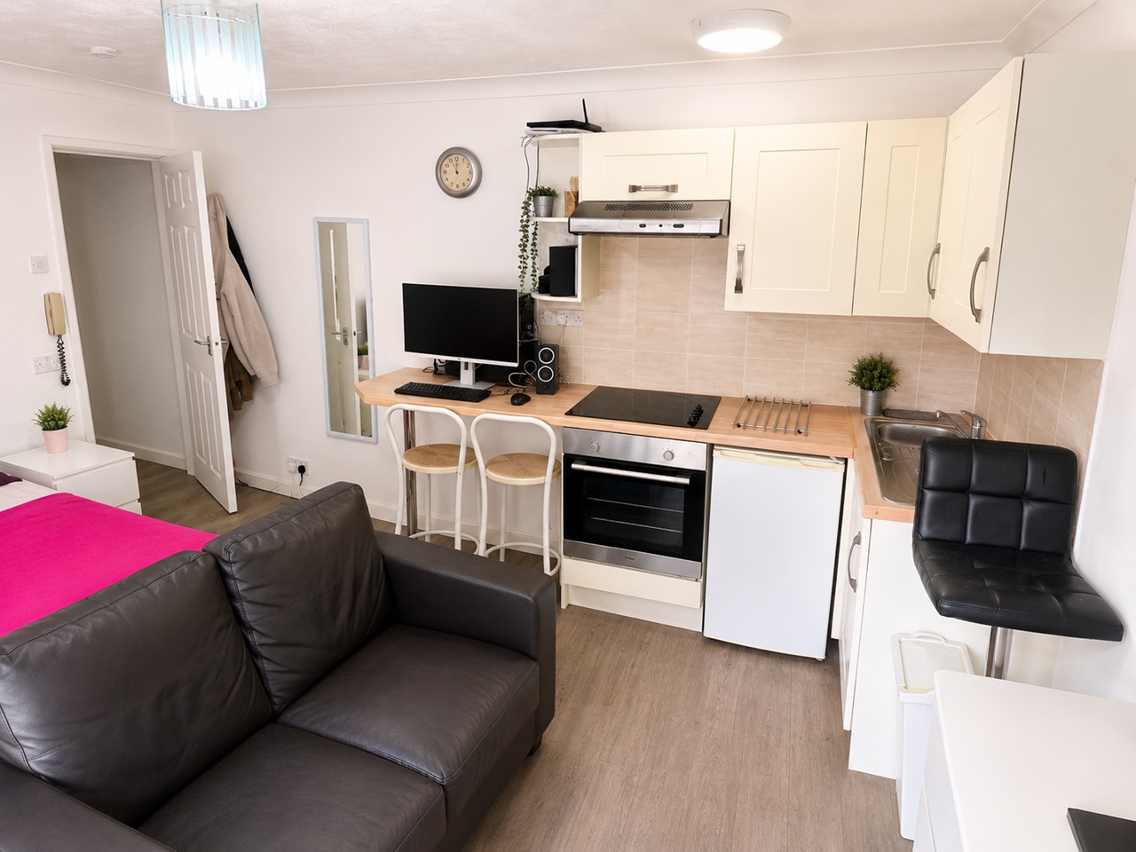 Studio Flat, Bridge Terrace, SO14 photo 4
