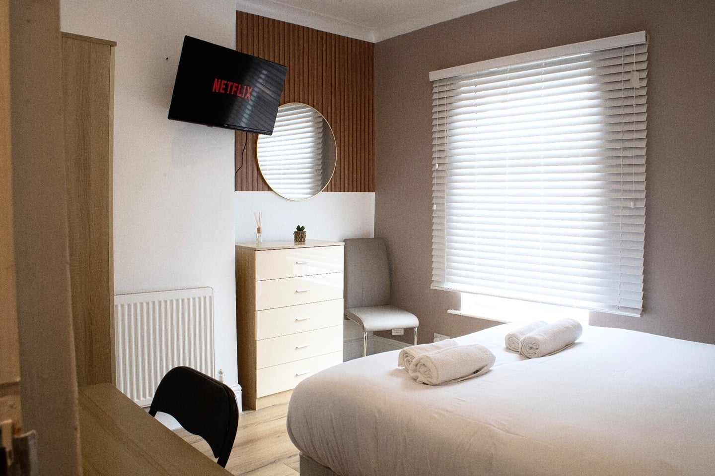 Room in a Shared House, Wilburn St, L4