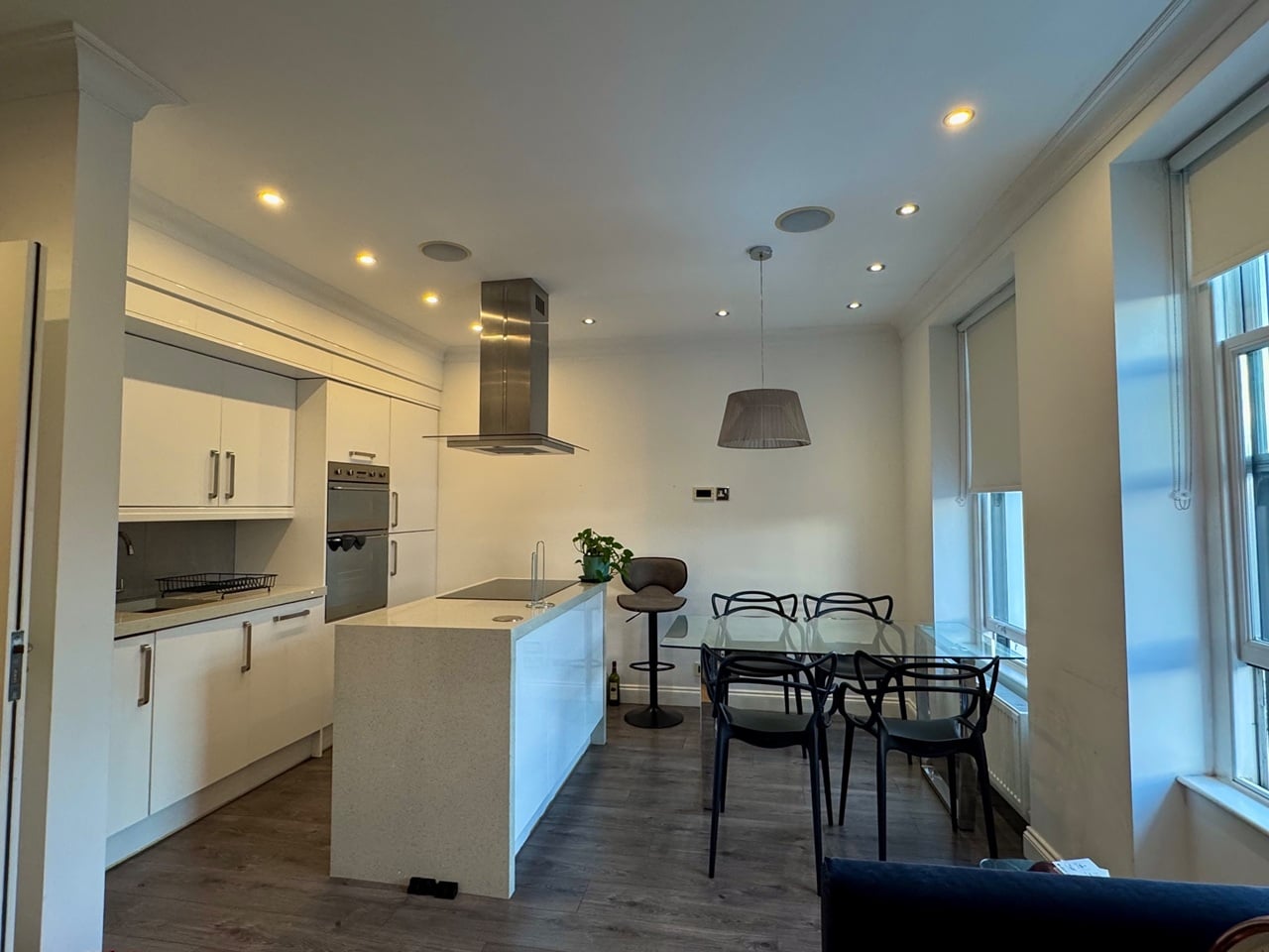 Room in a Shared Flat, Earls Court Road, W8