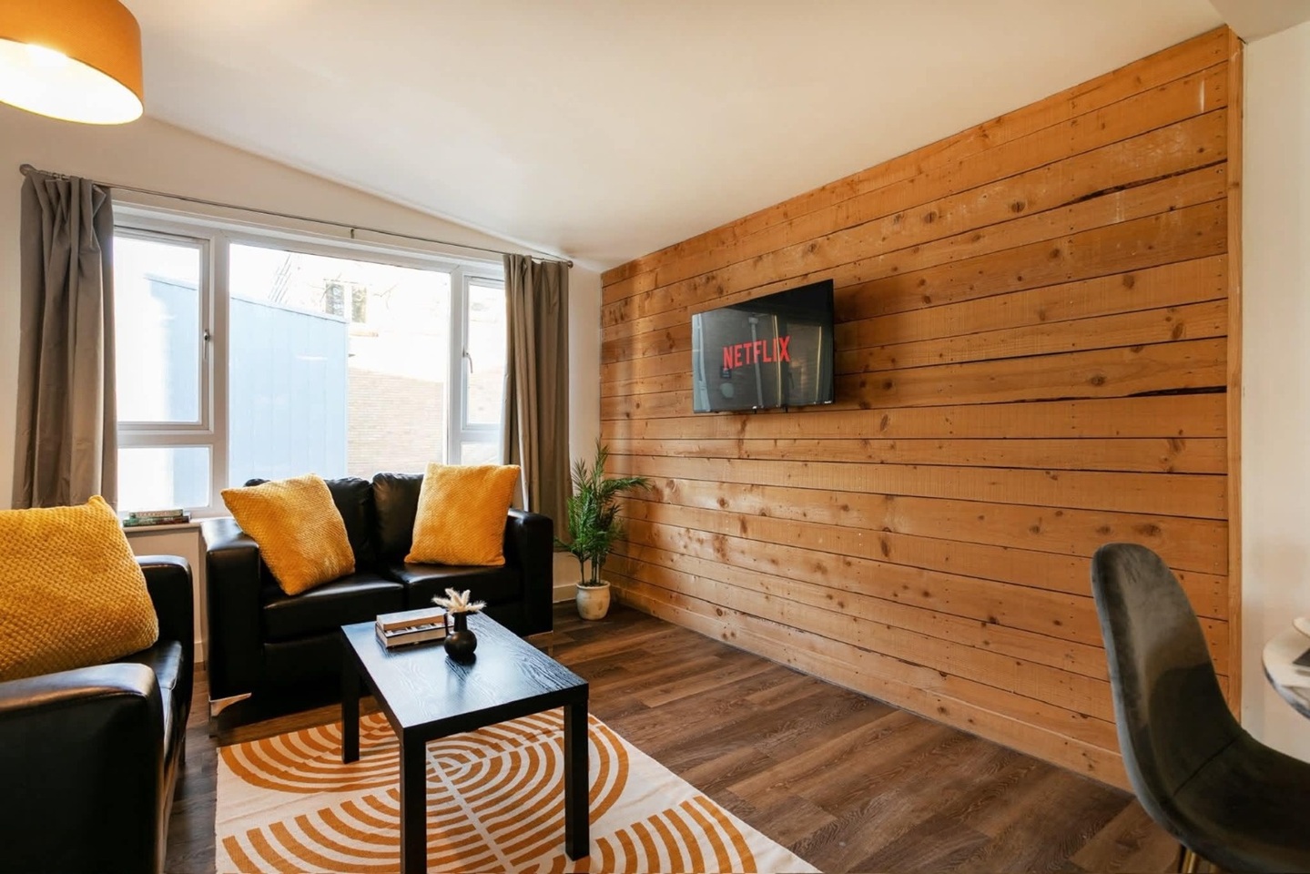 6 Bed Semi-Detached House, Sheffield, S2