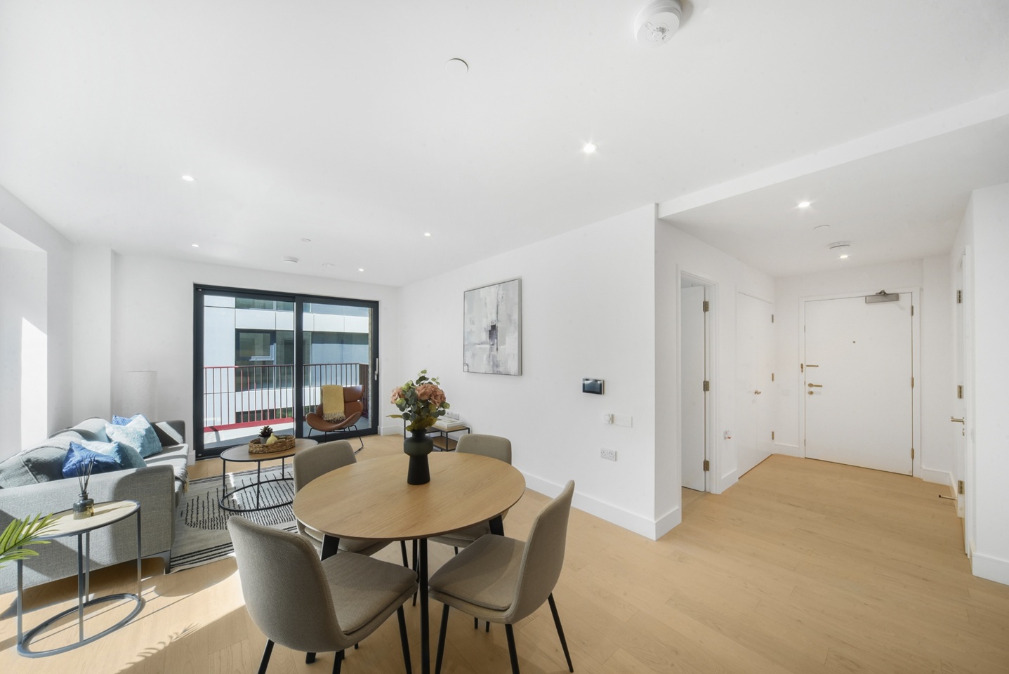 2 Bed Flat, Heygate St, SE17 photo 2