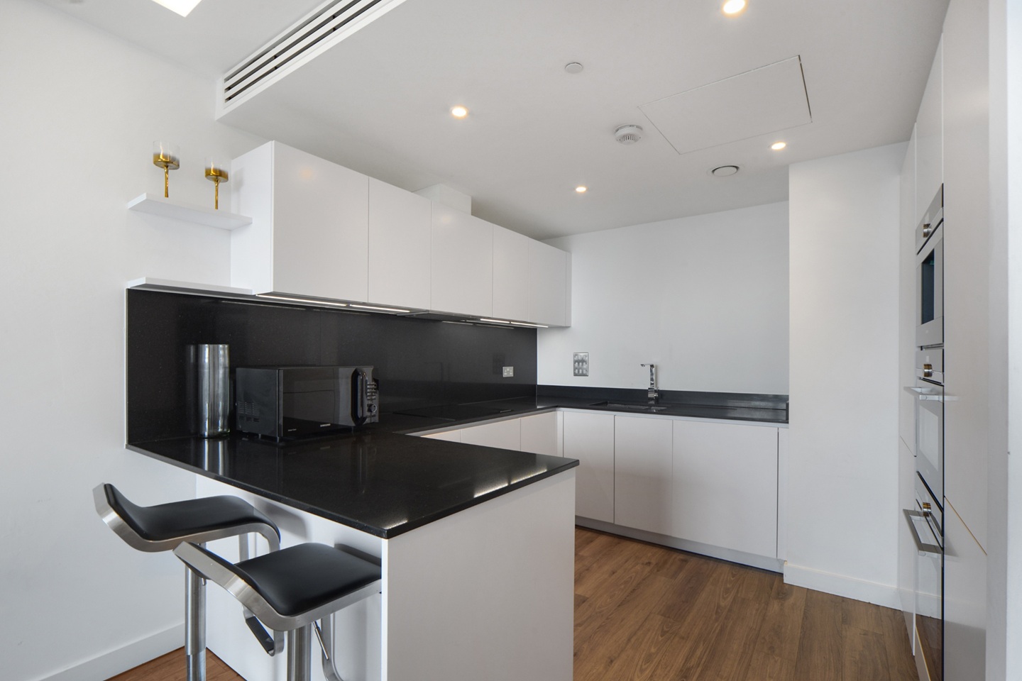 3 Bed Flat, Cashmere House, E1 photo 5