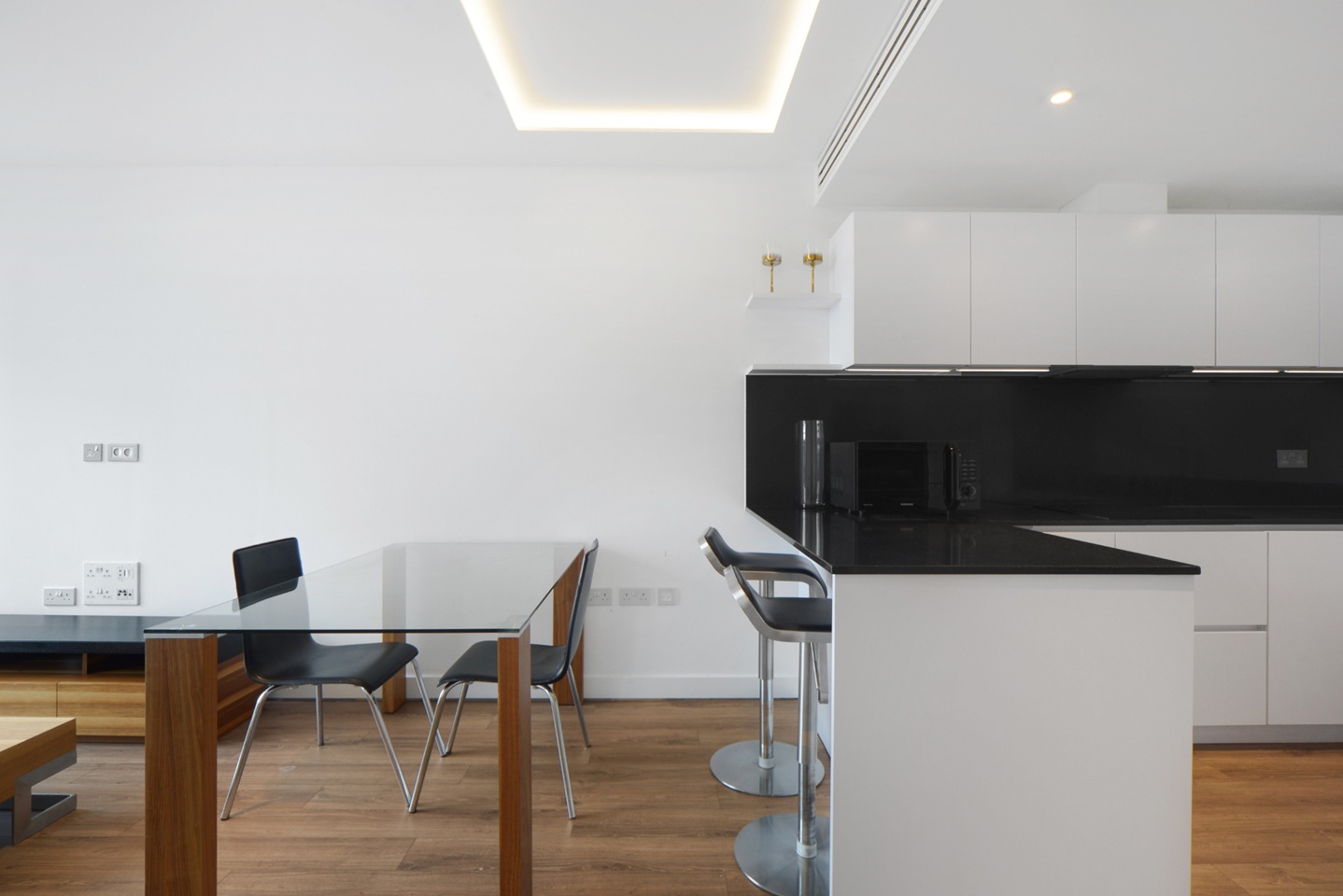 3 Bed Flat, Cashmere House, E1 photo 4