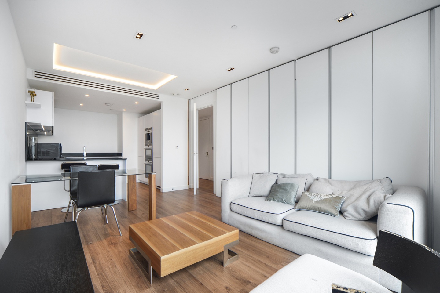 3 Bed Flat, Cashmere House, E1 photo 3