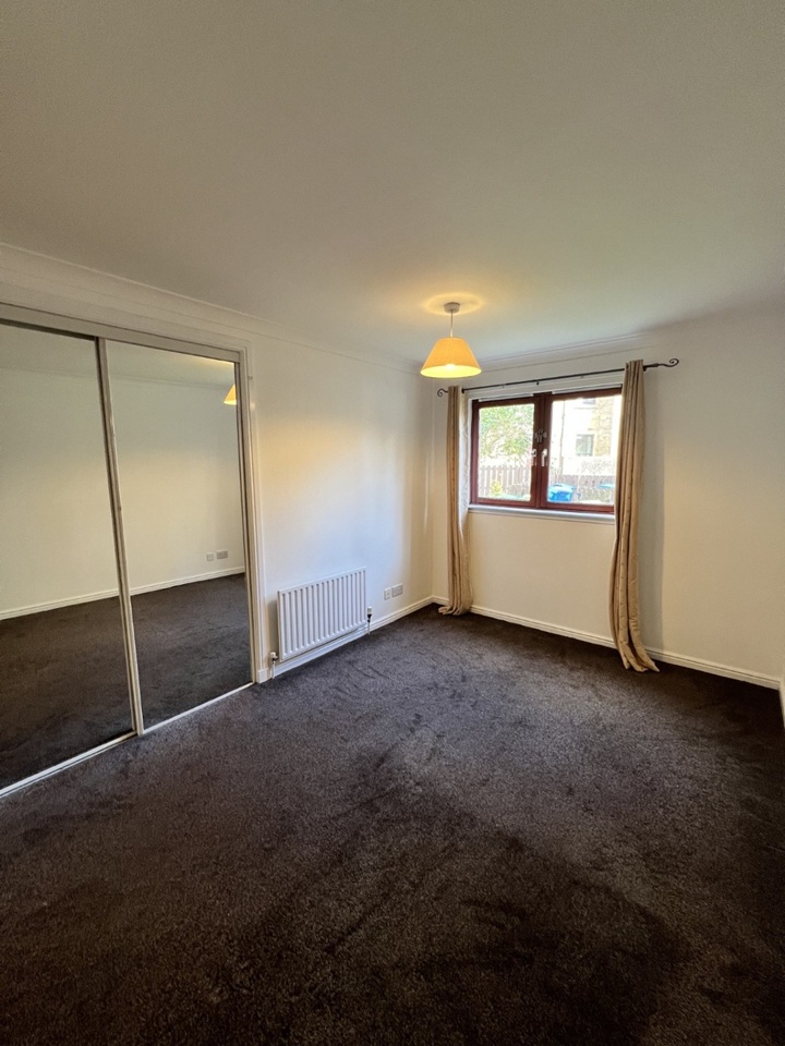 2 Bed Flat, Lymburn St, G3 photo 4