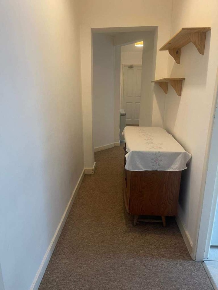 1 Bed Flat, Derby Road, NG7 photo 3