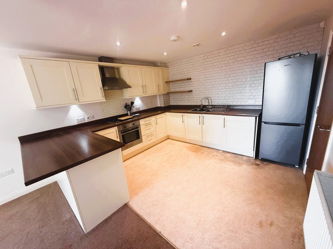 2 Bed Flat, Trafford Apartments, S61 photo 2