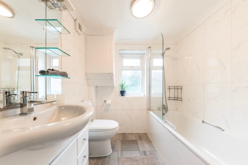 1 Bed Flat, Danbury Street, N1 photo 3