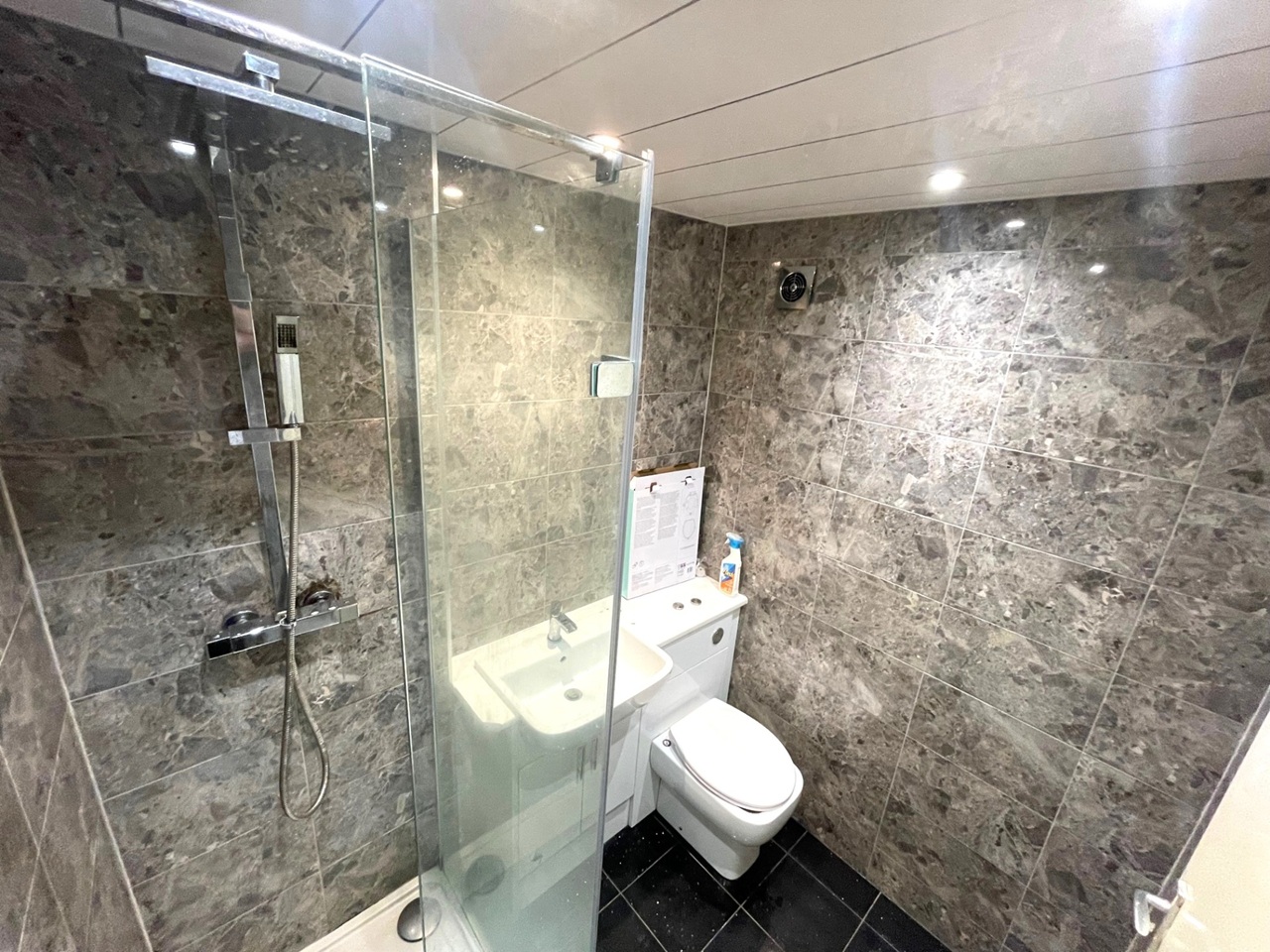 1 Bed Flat, Halifax Road, S6 photo 2