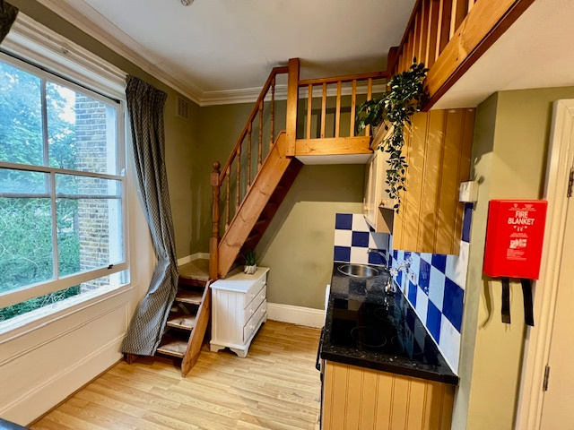 Studio Flat, St. Stephens Gardens, W2