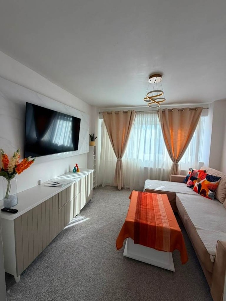1 Bed Flat, Lampeter Square, W6 photo 2