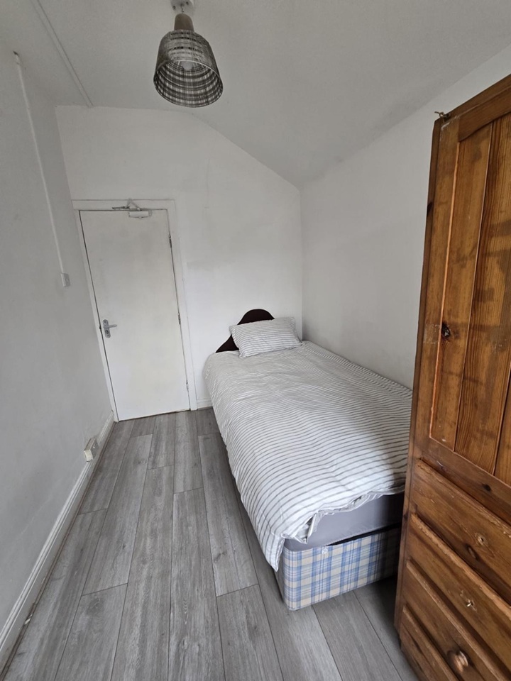 4 Bed Detached House, Farnham Road, B21