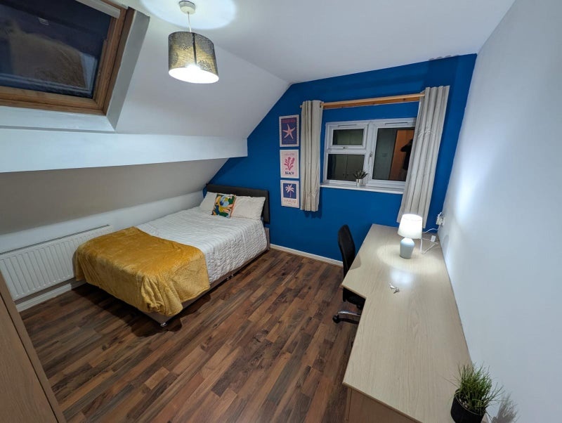 Room in a Shared House, Otley Road, LS6