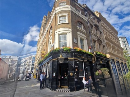 1 Bed Flat, Cannon St, EC4N