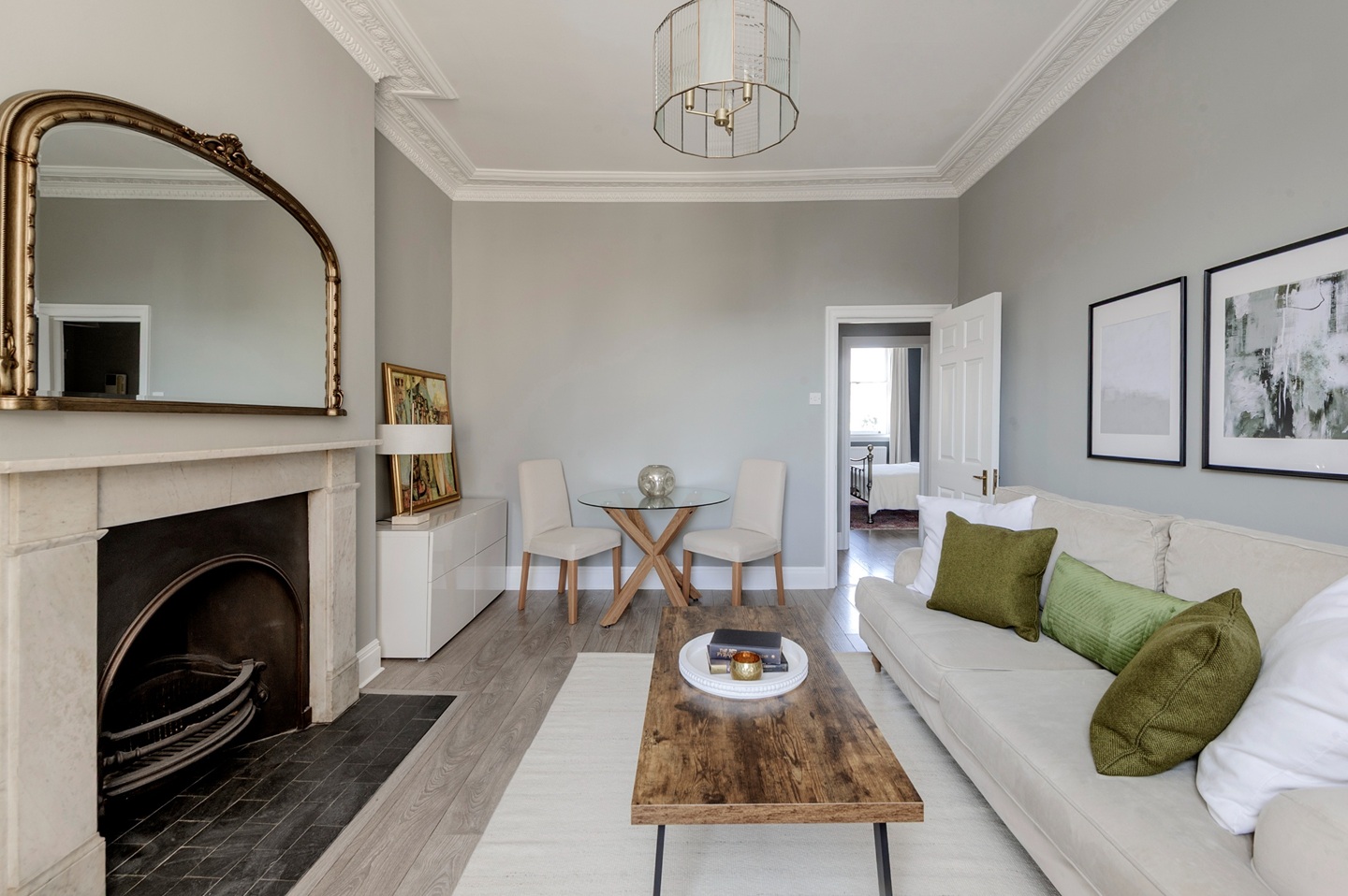 2 Bed Flat, Gloucester Road, SW7 photo 4