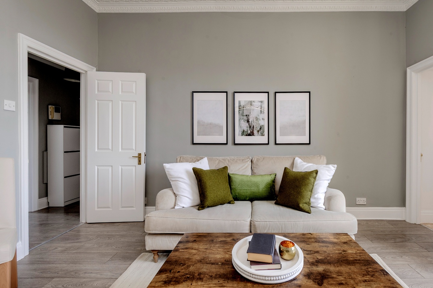 2 Bed Flat, Gloucester Road, SW7 photo 3