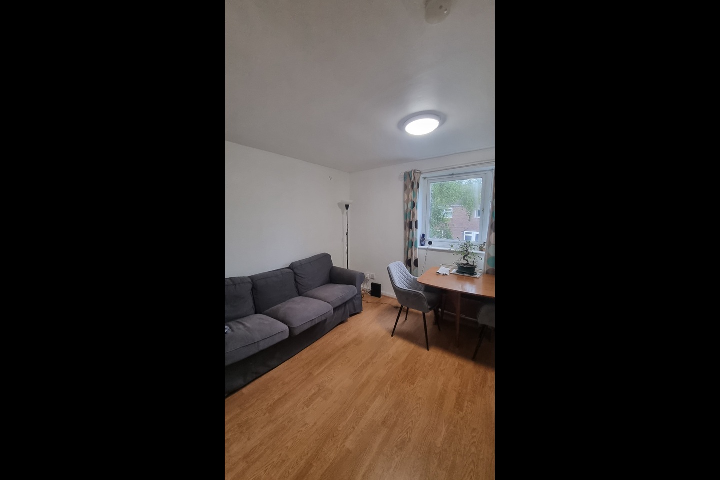 2 Bed Flat, St Matthias St, LS4 photo 2