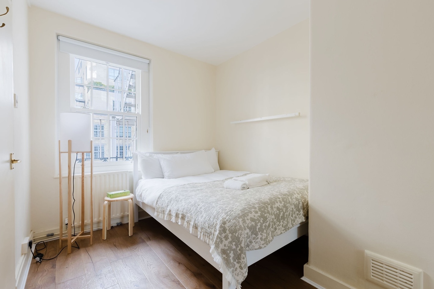 1 Bed Flat, Marshall St, W1F photo 4
