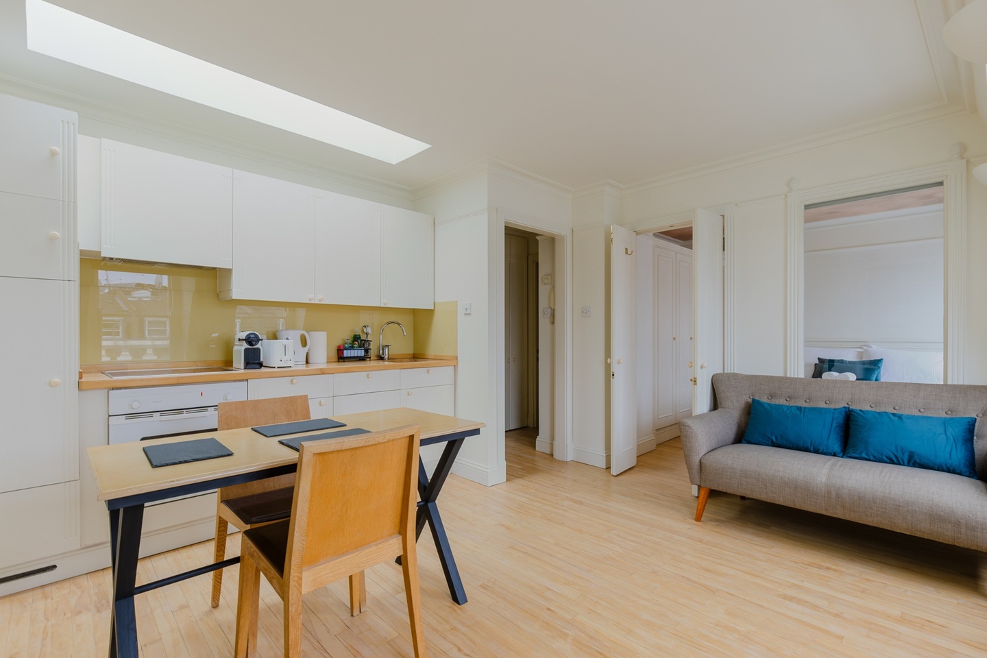 1 Bed Flat, Penywern Road, SW5