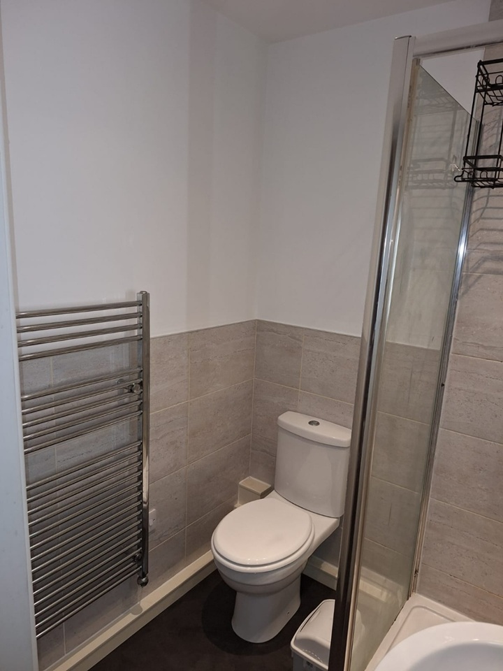 Gloucester - Studio Flat, Northgate Court, GL1 - To Rent Now for £750. ...