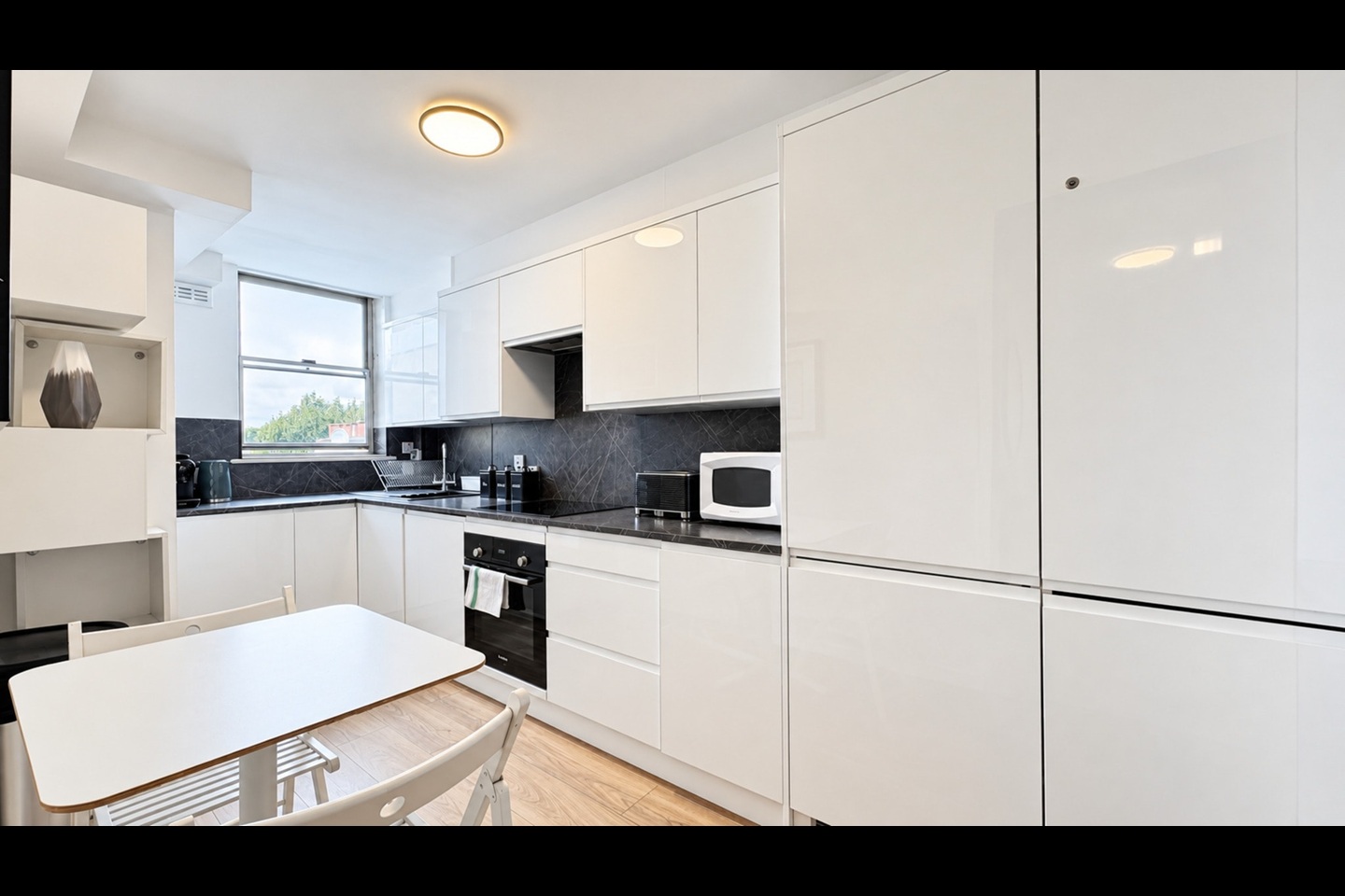 2 Bed Flat, Queensborough Terrace, W2 photo 2