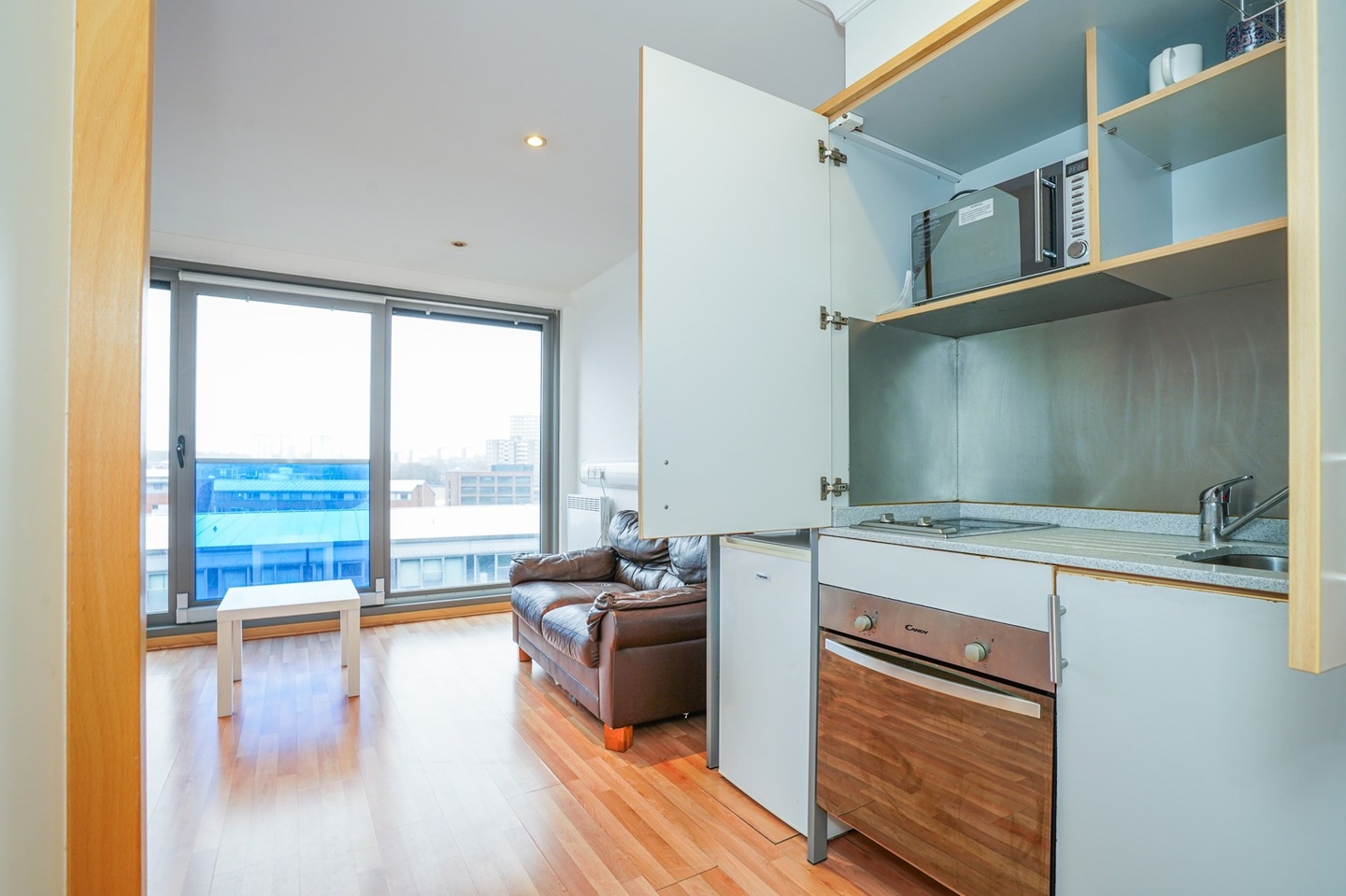 Studio Flat, Regent Street, LS2 photo 2