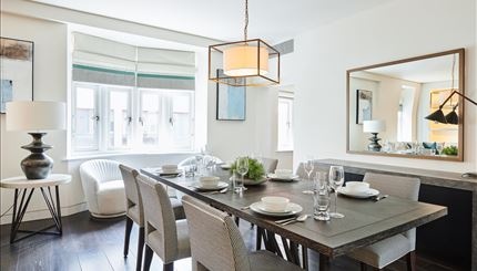 1 Bed Flat, Duke St, W1K photo 3