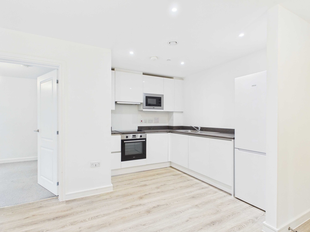 2 Bed Flat, Dalton House, DE1 photo 4