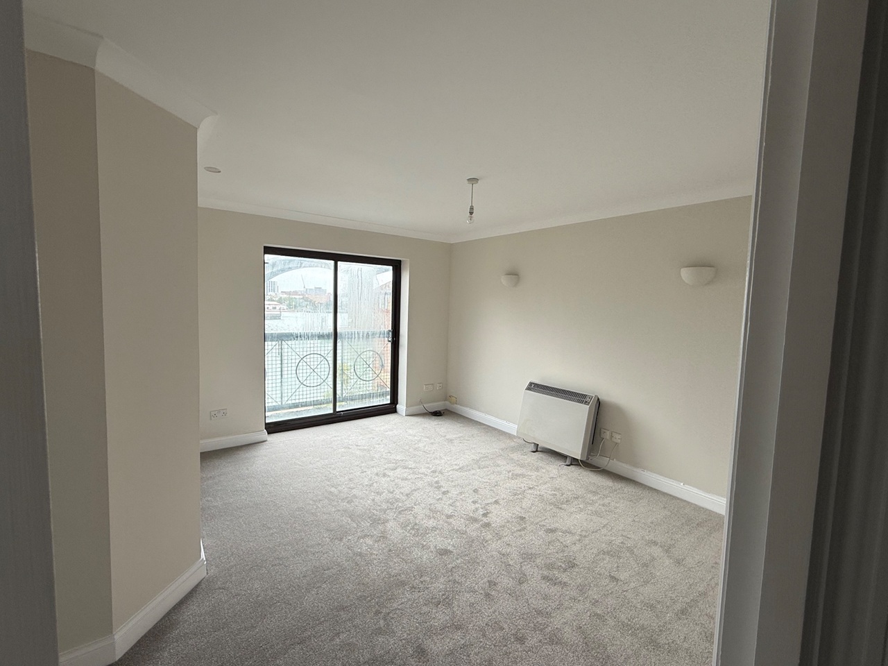 2 Bed Flat, Spitfire Court, SO19 photo 3