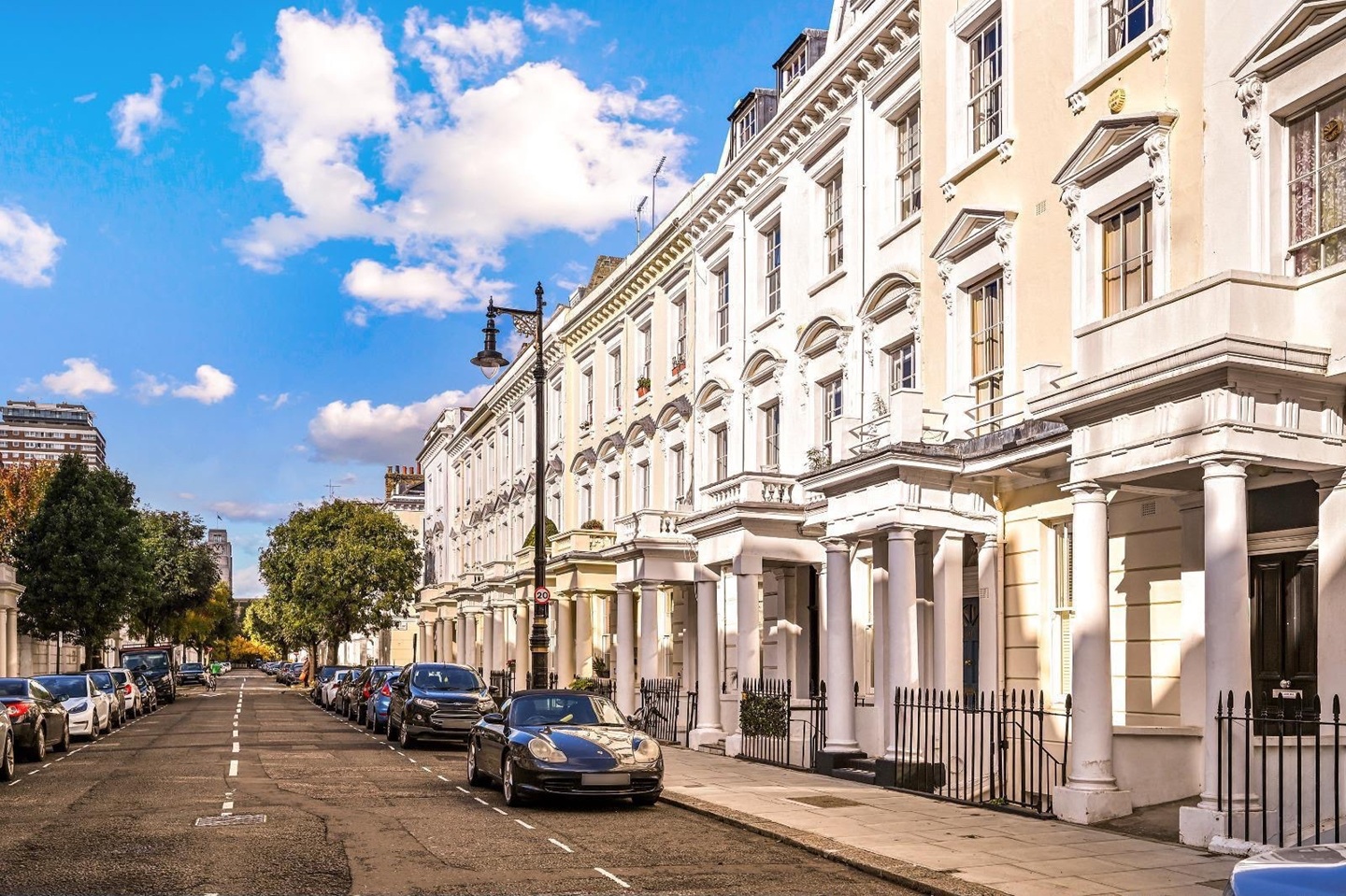 2 Bed Flat, Alderney Street, SW1V