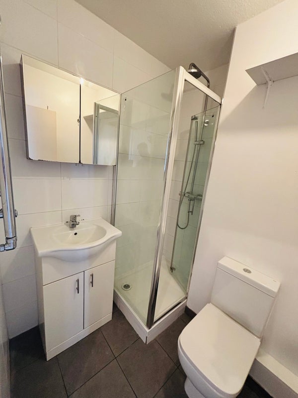 Room in a Shared Flat, Thomas Baines Road, SW11 photo 5