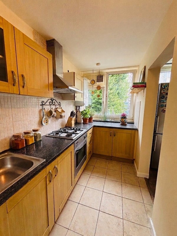 Room in a Shared Flat, Thomas Baines Road, SW11 photo 3