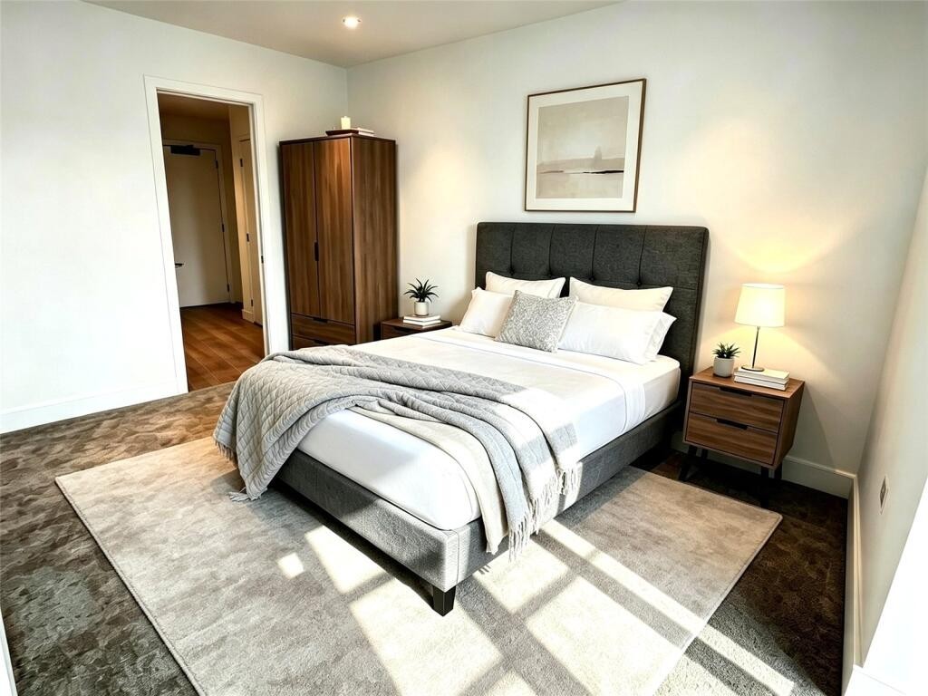 2 Bed Flat, Dantzic St, M4 photo 4