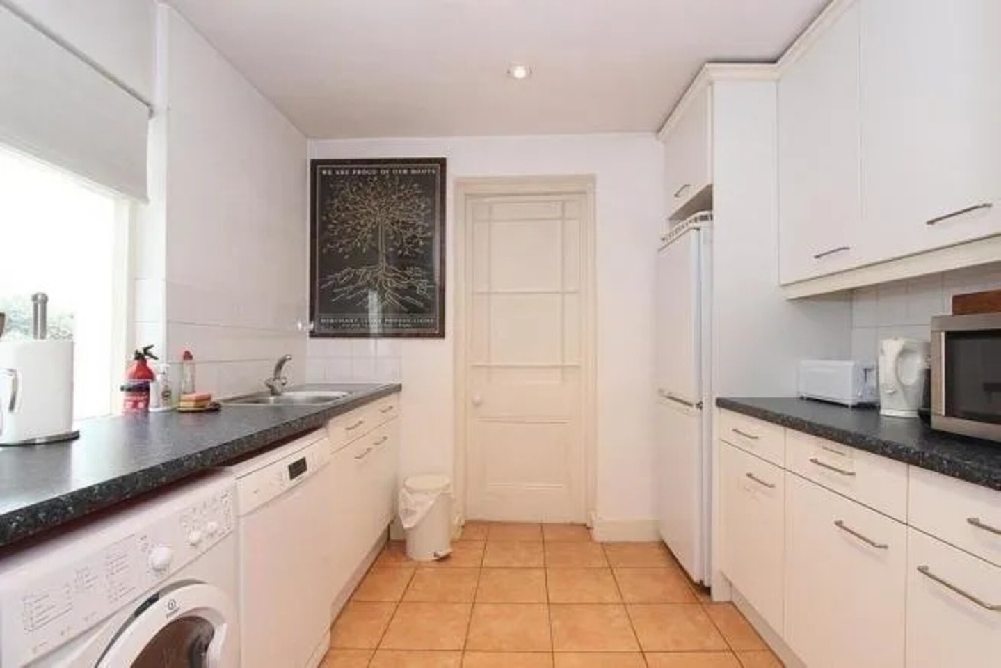 1 Bed Flat, Oakley Street, SW3 photo 2