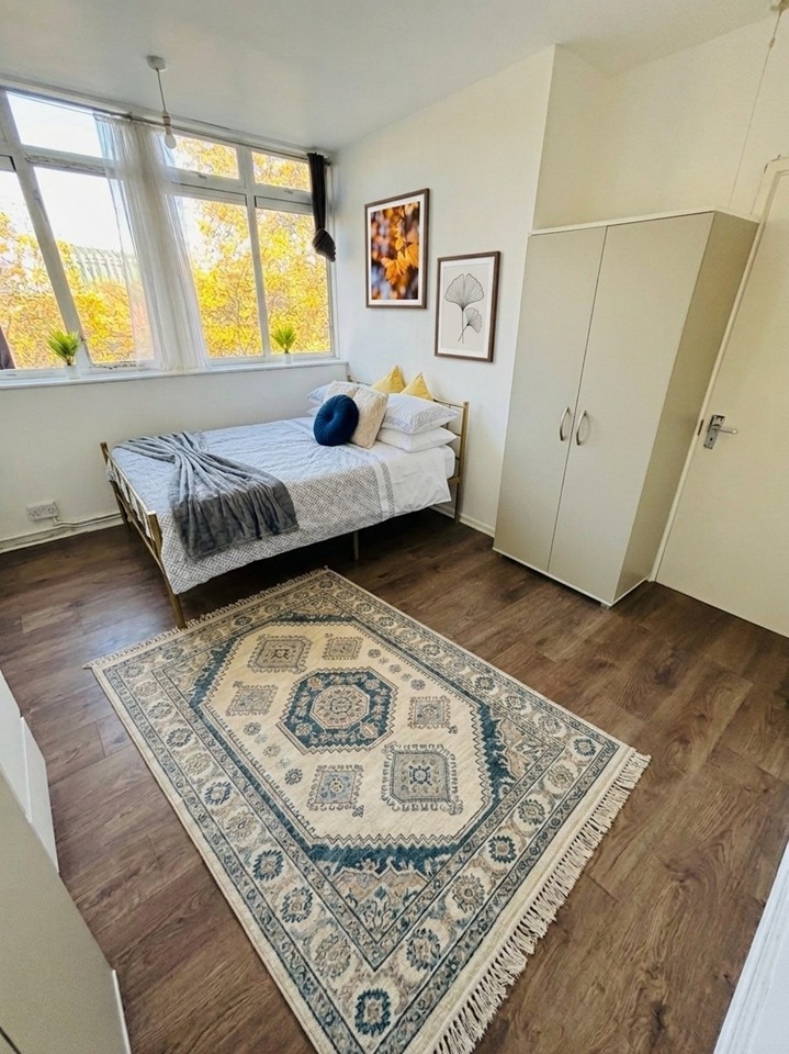 Room in a Shared Flat, Marylands Road, W9