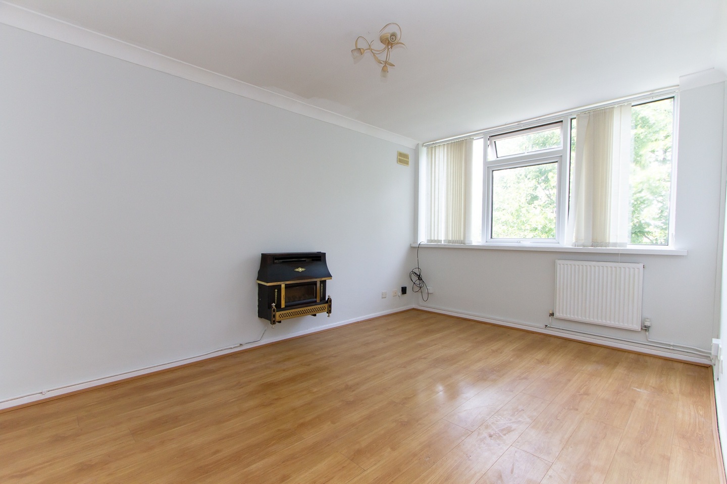 2 Bed Flat, Culworth Court, CV6 photo 3