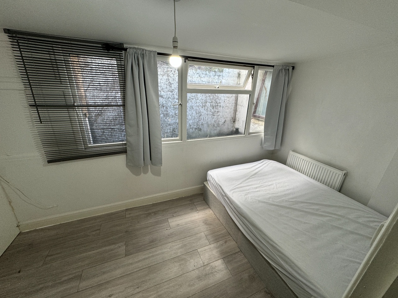 2 Bed Flat, Montpelier Road, BN1 photo 4