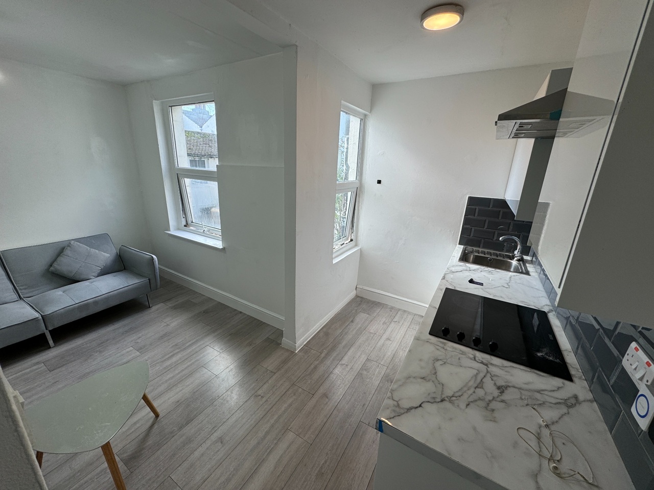 2 Bed Flat, Montpelier Road, BN1 photo 3
