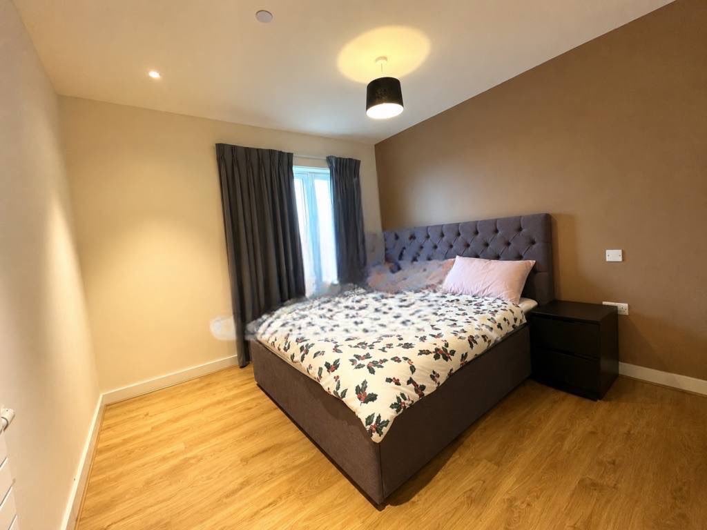2 Bed Flat, Baron House, E8 photo 2