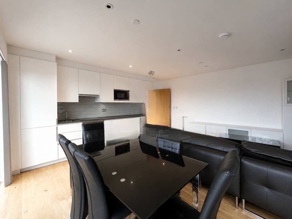 2 Bed Flat, Baron House, E8 photo 3