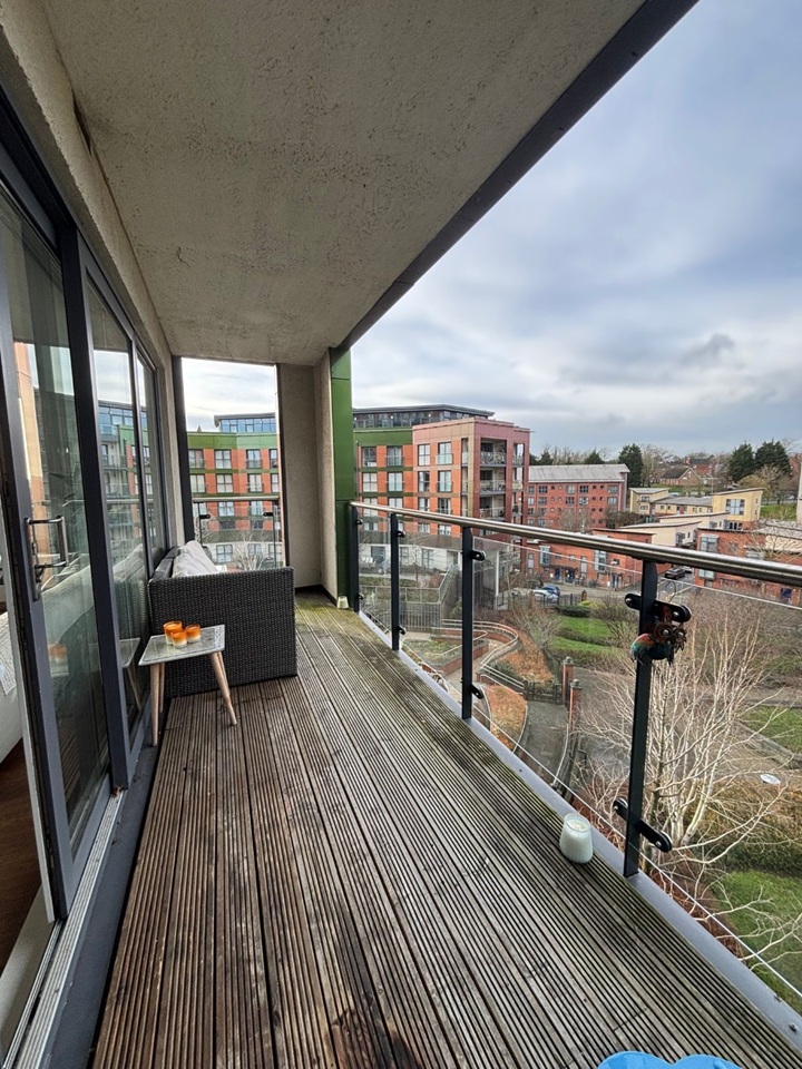 2 Bed Flat, Mason Way, B15 photo 2