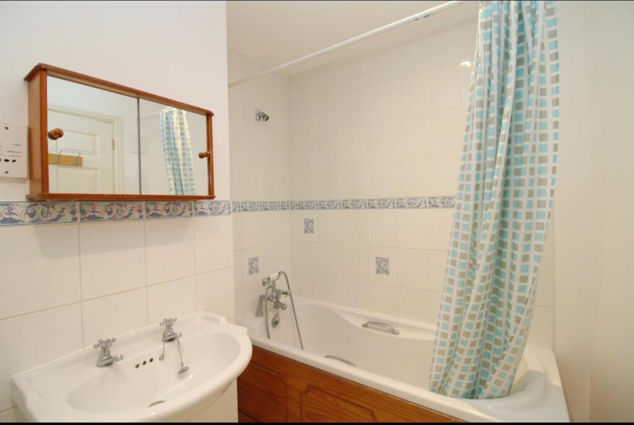 Room in a Shared Flat, Petworth House, BN3